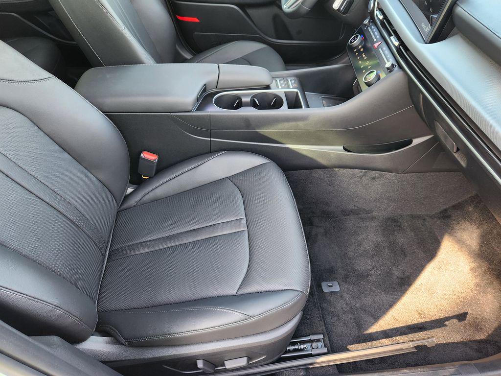 2025 Hyundai Sonata Hybrid Limited - Photo 9