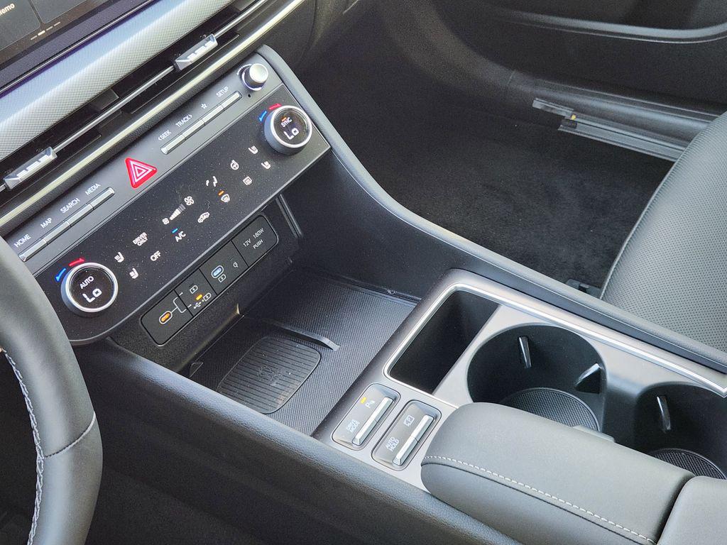 2025 Hyundai Sonata Hybrid Limited - Photo 14