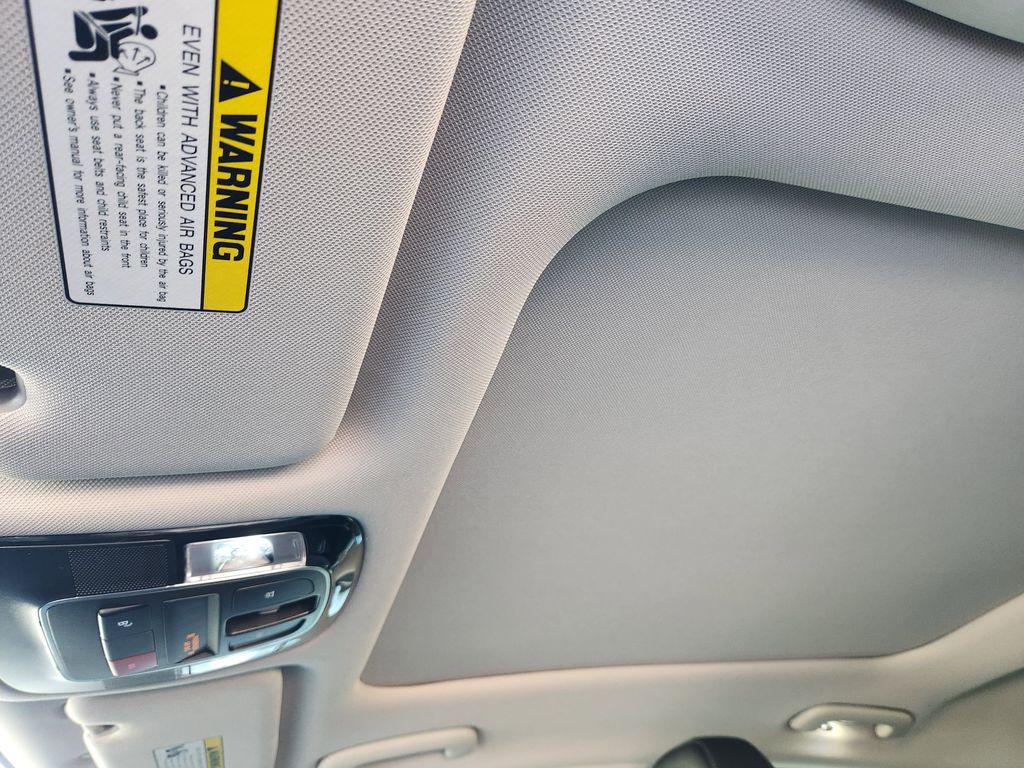 2025 Hyundai Sonata Hybrid Limited - Photo 18