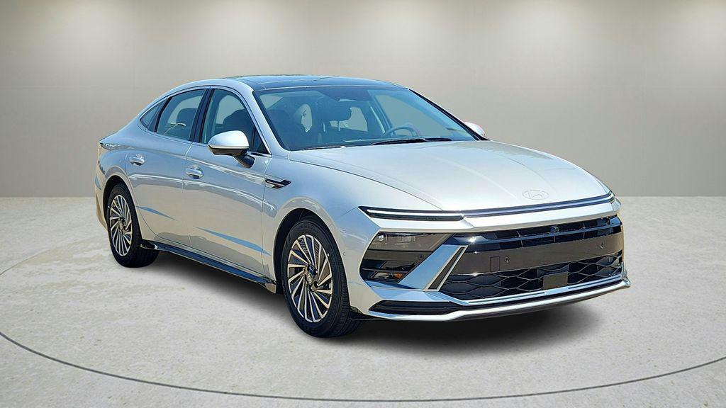 2025 Hyundai Sonata Limited's photo