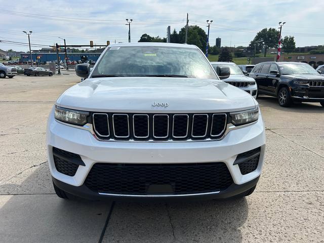 2025 Jeep Grand Cherokee GRAND CHEROKEE LAREDO 4X4