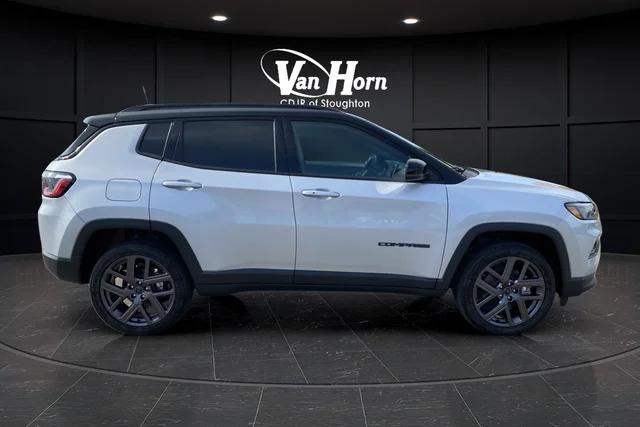 2025 Jeep Compass COMPASS LIMITED 4X4