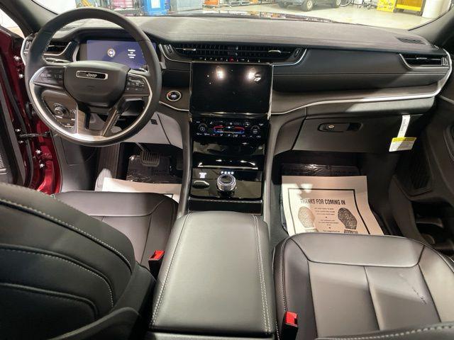 2025 Jeep Grand Cherokee GRAND CHEROKEE L LIMITED 4X4 2025 Jeep Grand Cherokee GRAND CHEROKEE L LIMITED 4X4