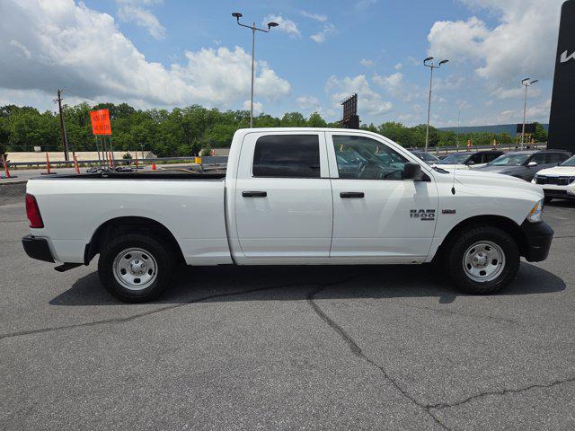 2022 RAM 1500 Classic Tradesman Crew Cab 4x4 64 Box