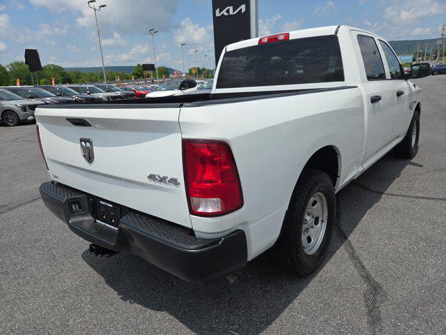 2022 RAM 1500 Classic Tradesman Crew Cab 4x4 64 Box