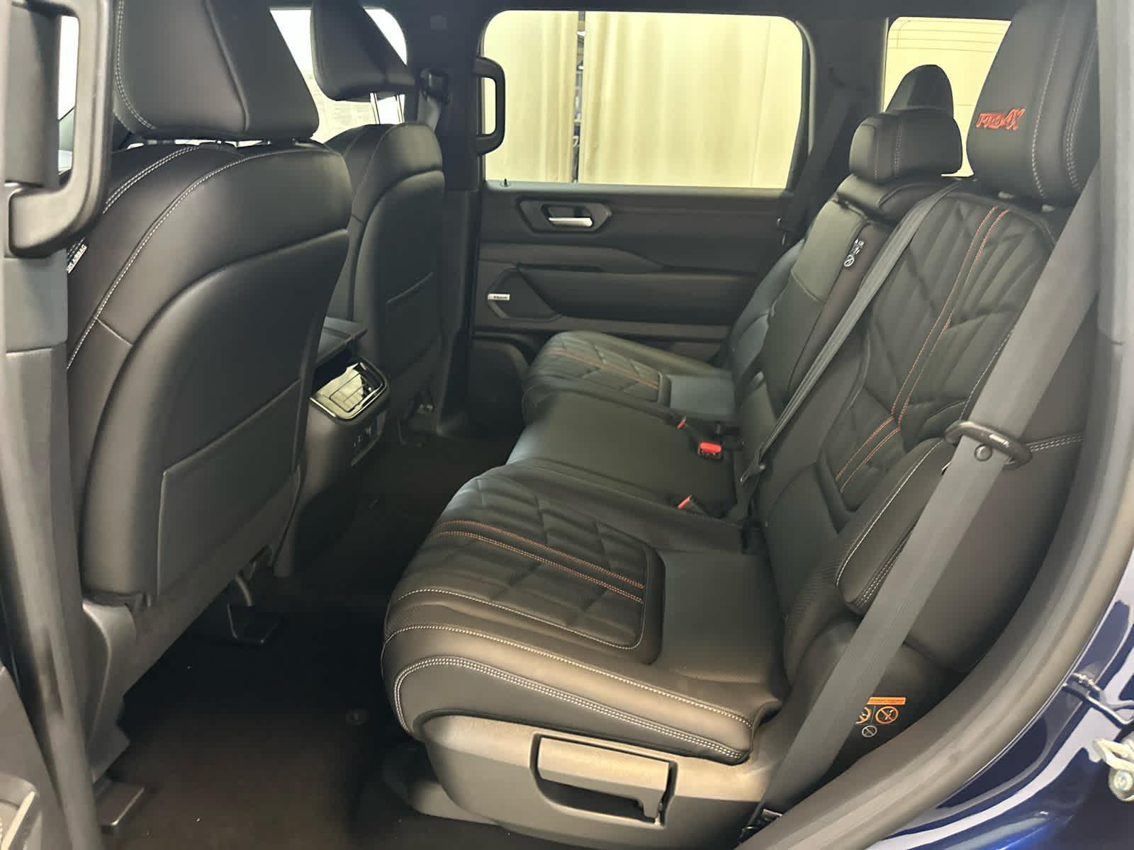 2025 Nissan Armada PRO-4X - Photo 12