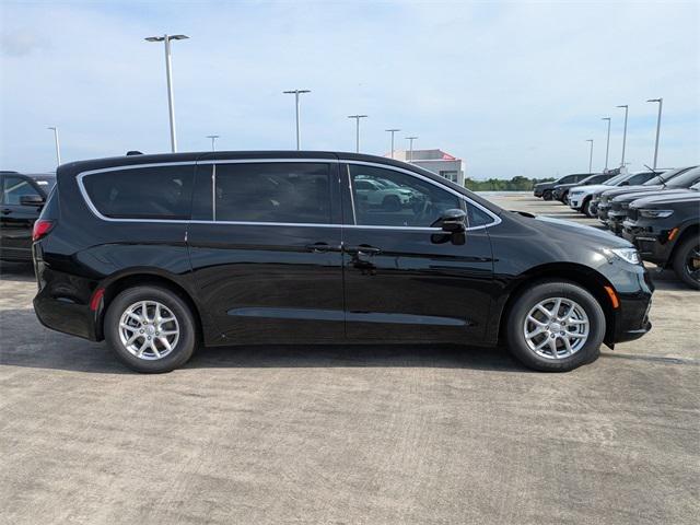 2025 Chrysler Pacifica PACIFICA SELECT