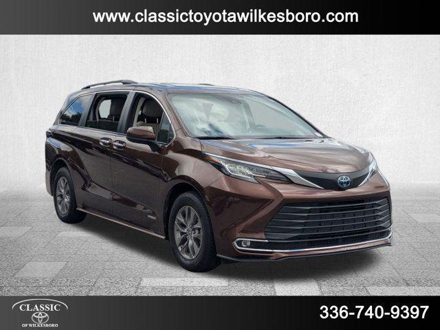 2021 Toyota Sienna XLE