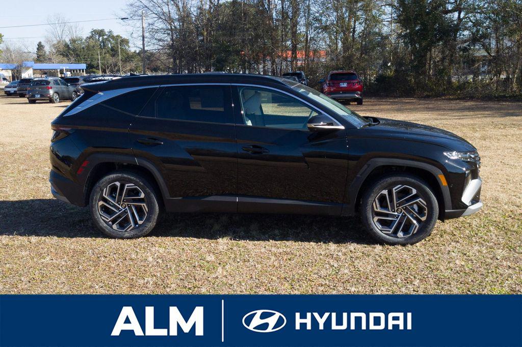 2025 Hyundai Tucson Hybrid Limited photo 3