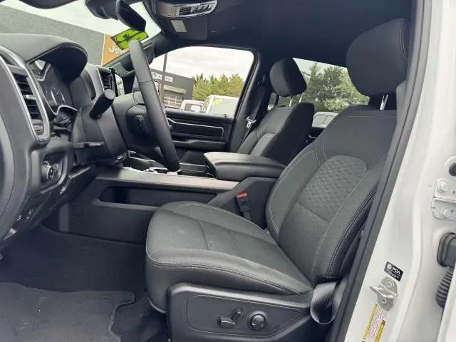 2025 Ram 1500 Big Horn Crew Cab 4x4 5'7" Box