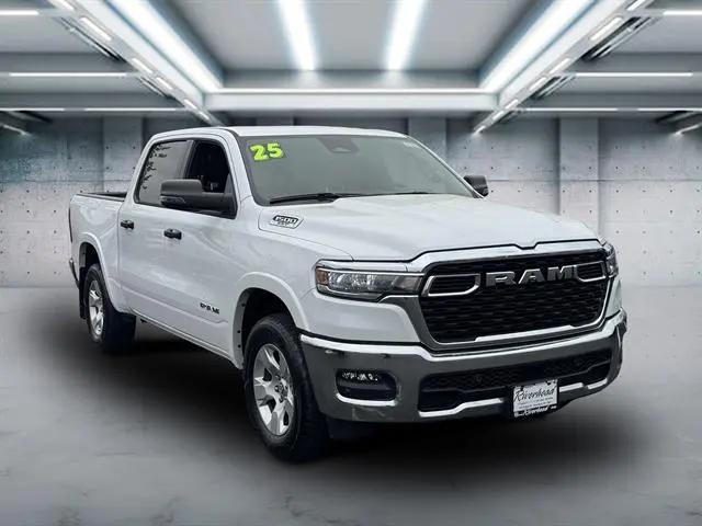 2025 Ram 1500 Big Horn Crew Cab 4x4 5'7" Box