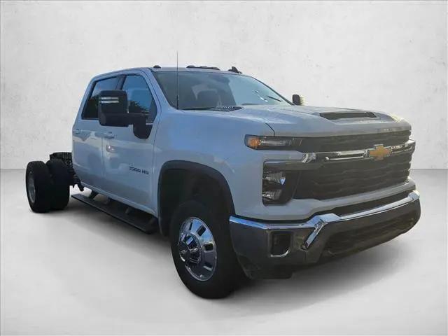 2025 Chevrolet Silverado 3500HD 4WD Crew Cab Long Bed LT