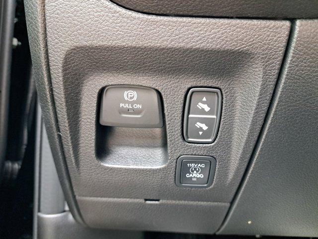 2025 Ram 1500 Big Horn Crew Cab 4x4 57 Box