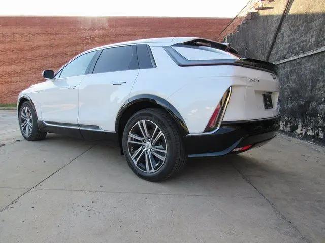 2025 Cadillac iQ Luxury w/1SC