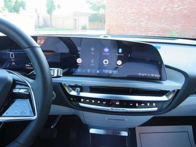 2025 Cadillac iQ Luxury w/1SC