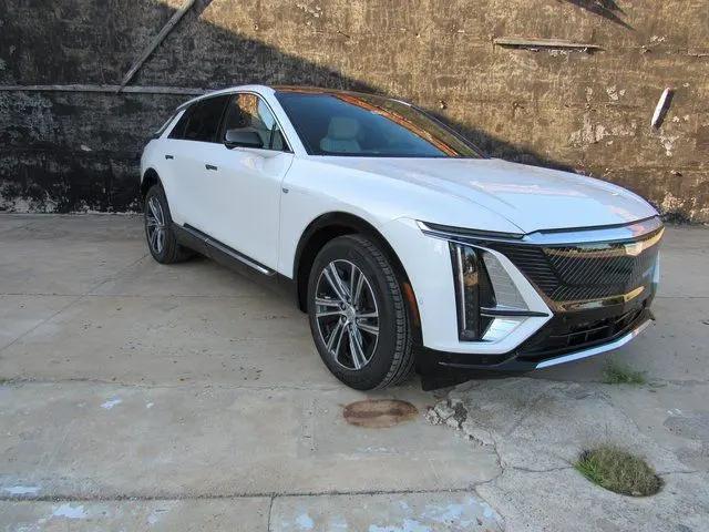 2025 Cadillac iQ Luxury w/1SC
