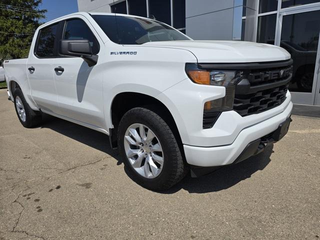 2022 Chevrolet Silverado 1500 4WD Crew Cab Short Bed Custom