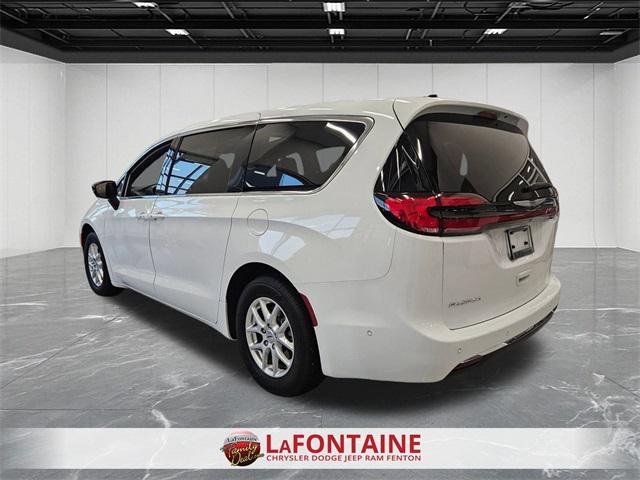 2025 Chrysler Pacifica PACIFICA SELECT