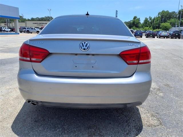 2014 Volkswagen Passat 1.8T Sport