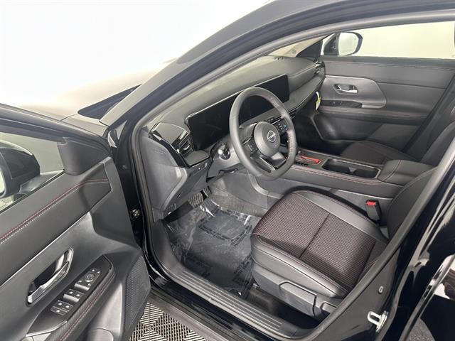 2025 Nissan Kicks SR Intelligent AWD