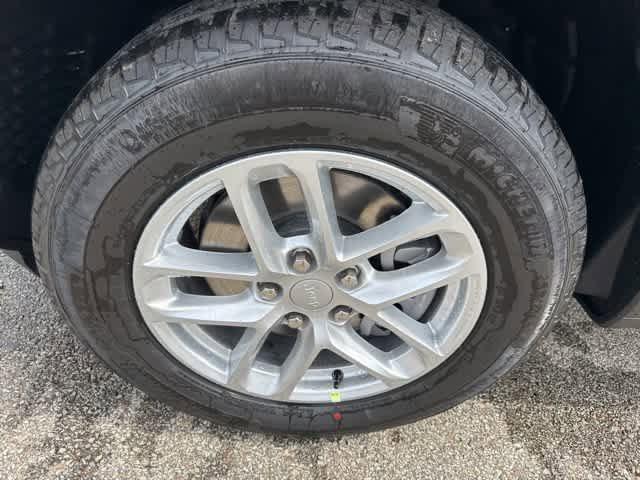 2025 Jeep Grand Cherokee GRAND CHEROKEE L LAREDO X 4X4 2025 Jeep Grand Cherokee GRAND CHEROKEE L LAREDO X 4X4