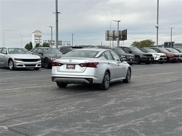 2023 Nissan Altima SV FWD