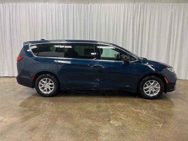 2025 Chrysler Pacifica PACIFICA SELECT