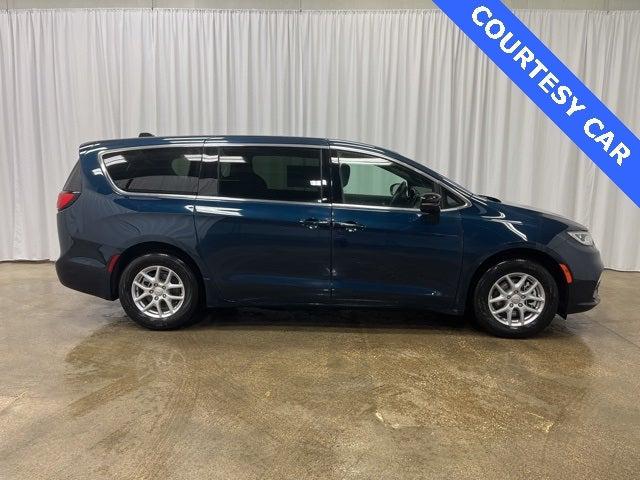 2025 Chrysler Pacifica PACIFICA SELECT