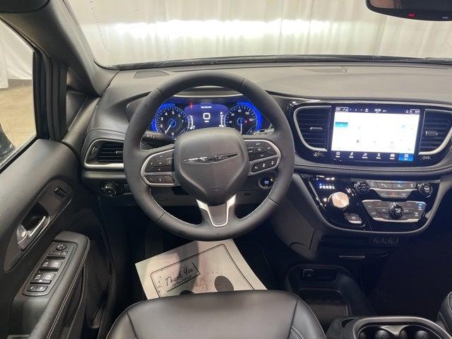 2025 Chrysler Pacifica PACIFICA SELECT