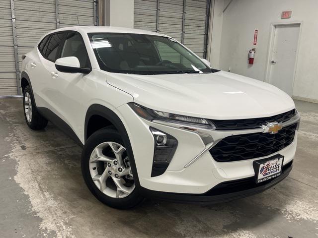 2025 Chevrolet Trax FWD LS