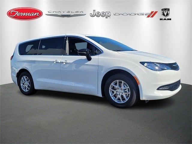 2025 Chrysler Voyager VOYAGER LX