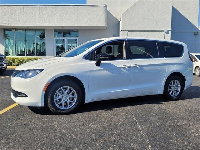2025 Chrysler Voyager VOYAGER LX