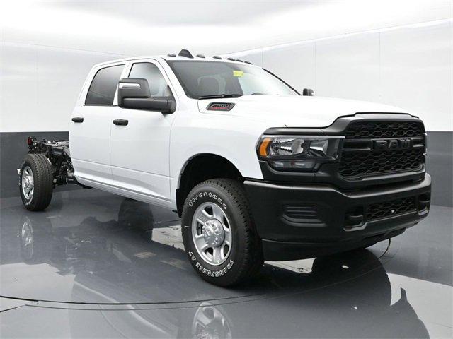 2024 RAM 2500 Tradesman Crew Cab 4x4 8 Box