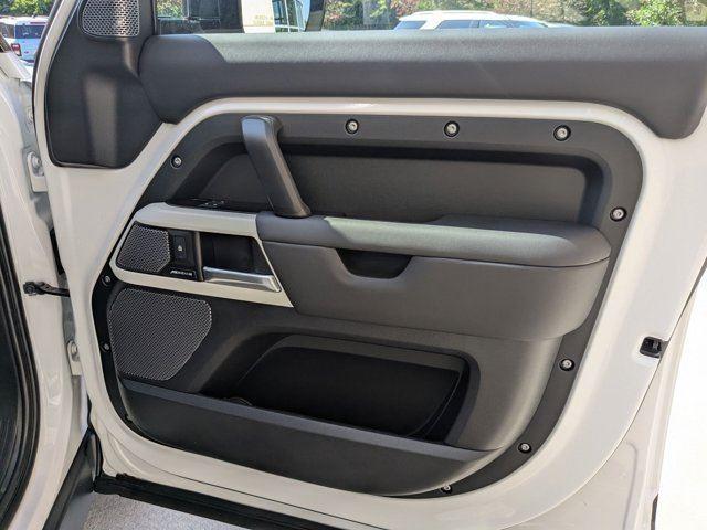 2024 Land Rover Defender 110 P300