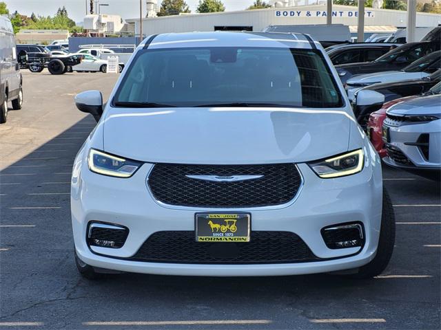 2023 Chrysler Pacifica Hybrid Touring L