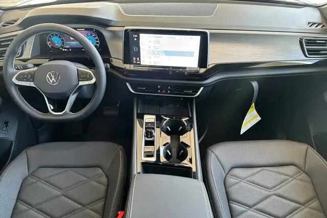 2025 Volkswagen Atlas Cross Sport 2.0T SE w/Technology