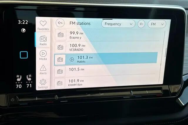 2025 Volkswagen Atlas Cross Sport 2.0T SE w/Technology