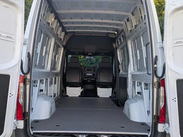 2025 Mercedes-Benz Sprinter 2500 Standard Roof 4-Cyl Diesel
