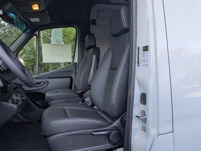 2025 Mercedes-Benz Sprinter 2500 Standard Roof 4-Cyl Diesel