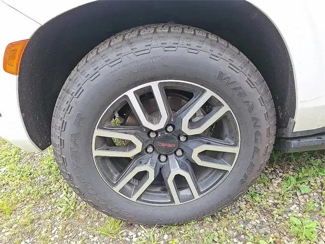 2023 GMC Yukon 4WD AT4