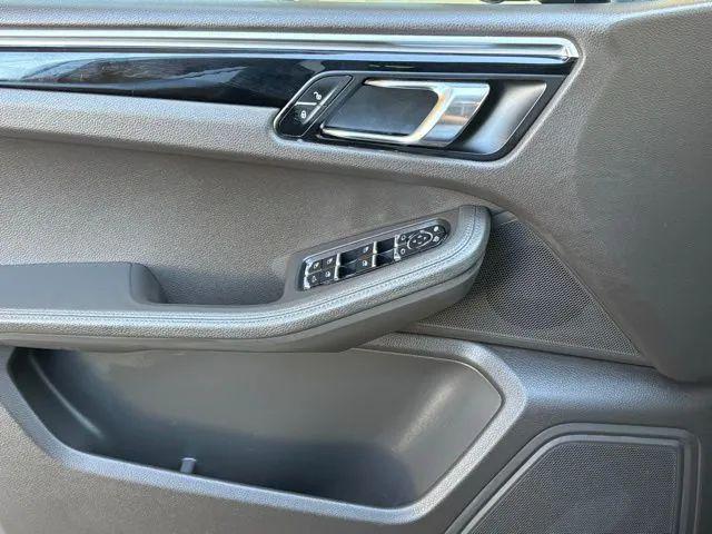 2017 Porsche Macan Base