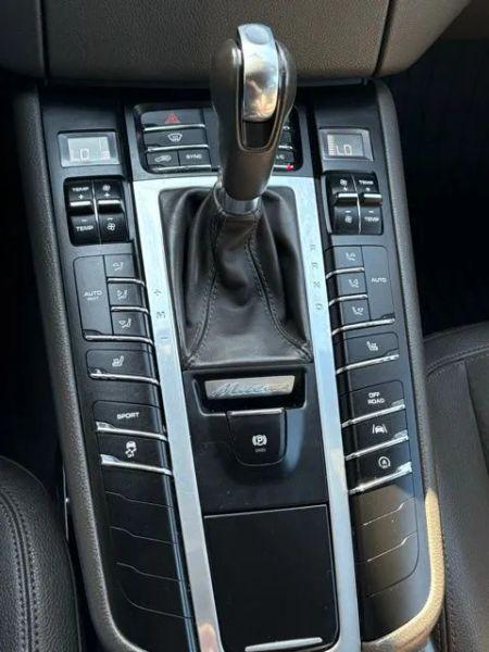 2017 Porsche Macan Base