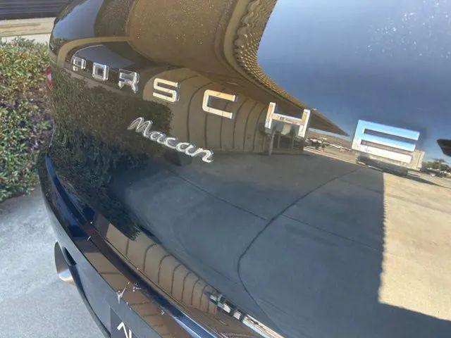 2017 Porsche Macan Base