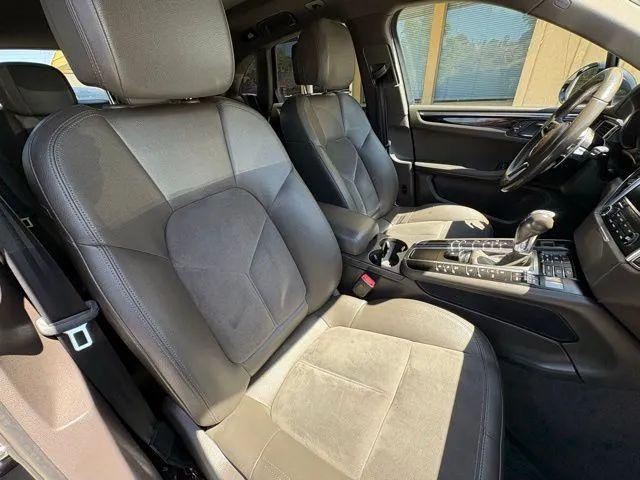 2017 Porsche Macan Base