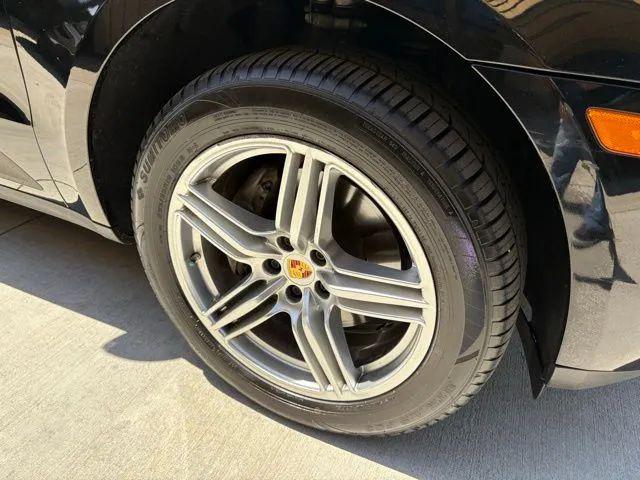 2017 Porsche Macan Base