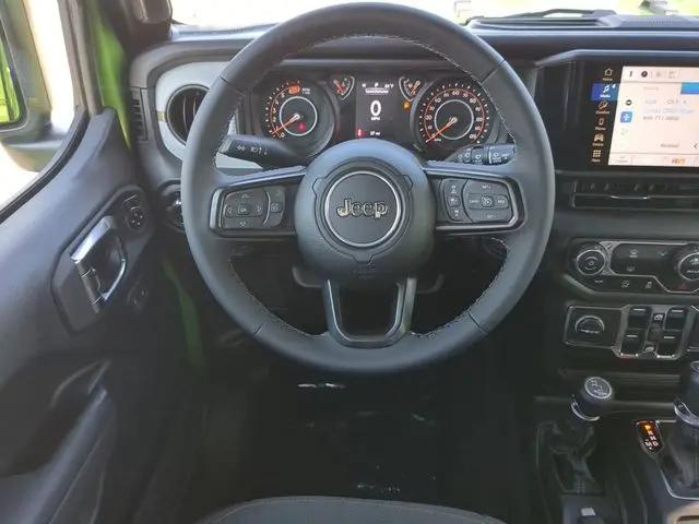 2025 Jeep Wrangler 4-Door Summit 4x4