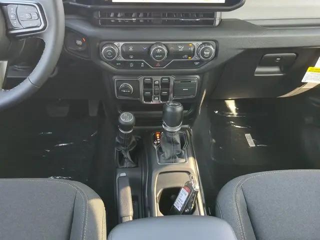 2025 Jeep Wrangler 4-Door Summit 4x4