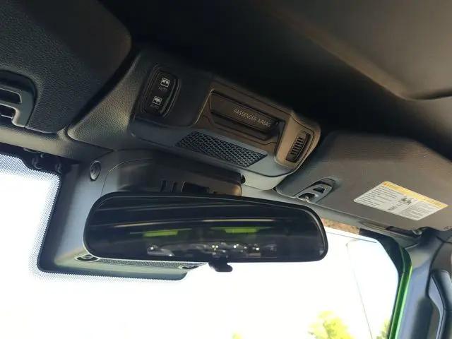 2025 Jeep Wrangler 4-Door Summit 4x4