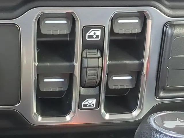 2025 Jeep Wrangler 4-Door Summit 4x4