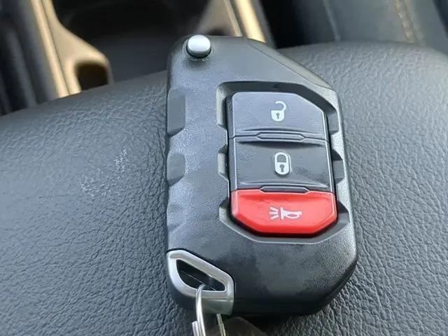 2025 Jeep Wrangler 4-Door Summit 4x4